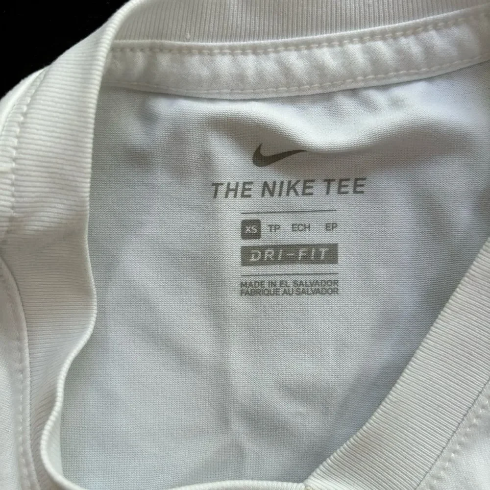 Nike‎ Dri-fit white short sleeve tee kid size Xs